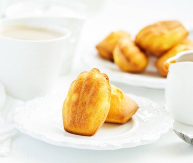 Karamelli Fransız kurabiyesi. seçici odak.