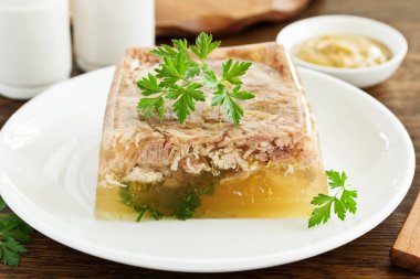 Ev yapımı hardallı et jölesi. Seçici odak