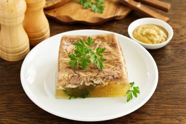 Ev yapımı hardallı et jölesi. Seçici odak