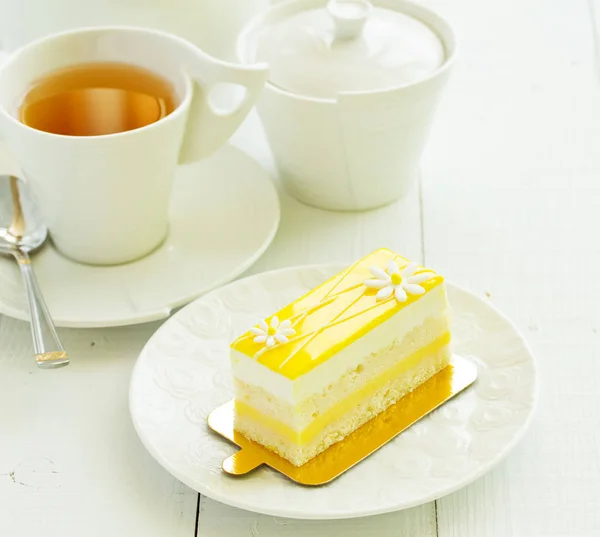 Кусок Лимонного Торта Светлом Фоне — стоковое фото