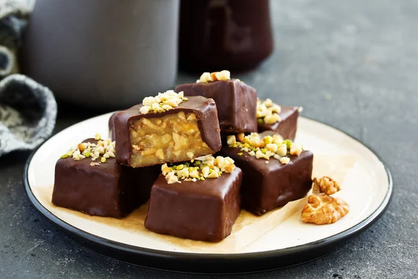 Hausgemachte Bonbons Gebraten Mit Nüssen Und Karamell Selektiver Fokus — Stockfoto