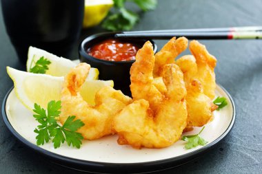 Baharatlı Tempura Jumbo Karidesler.