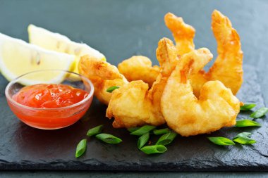 Baharatlı Tempura Jumbo Karidesler.