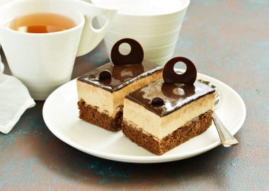 Kahveli kek parçası