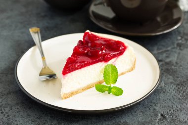 peynirli kek kiraz jöle ile.