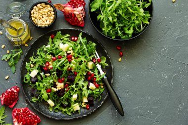 Roka, pancar ve peynir, taze salata.