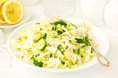 Diyet salata lahana üzerinden.