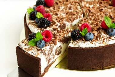 Taze dutlu çikolatalı pasta..