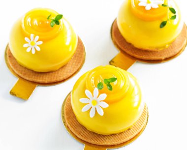 Tatlı kremalı ve pürüzsüz..