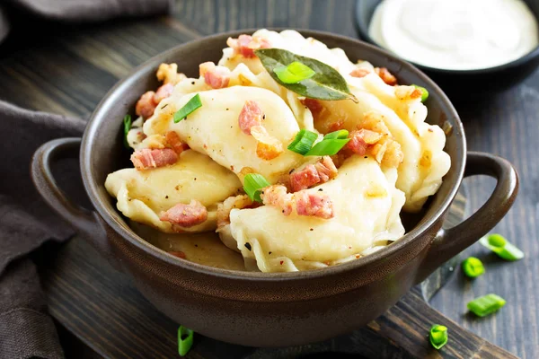 Dumplings Potatoes Onion Bacon Sauce Varenyky Vareniki Pierogi Pyrohy — Stock Photo, Image