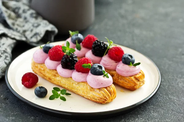 Homemade Eclair Berry Cream Fruits Pastry — Stock Photo, Image