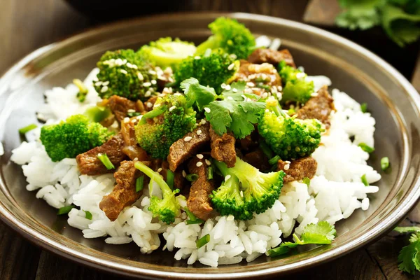 Rindfleisch Mit Brokkoli Und Reis Asiatische Küche — Stockfoto