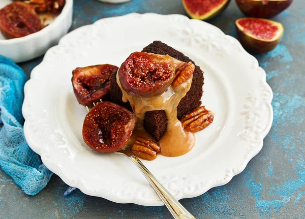 Klebrig Pudding Med Karamellsaus – stockfoto