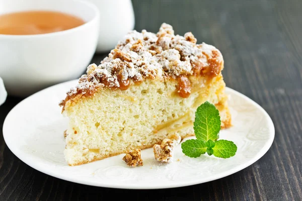 Apple Cake Caramel Crumble — Stock Photo, Image