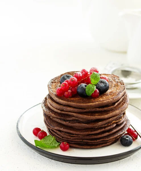 Panqueques Chocolate Con Bayas — Foto de Stock