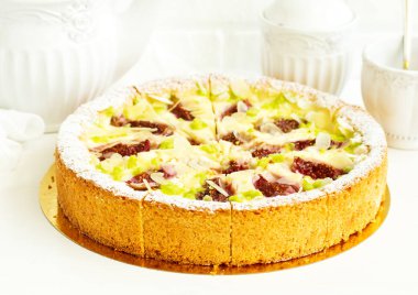 Kayısı ile lezzetli ev yapımı cheesecake.