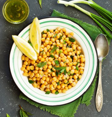 Nohut ve nane salatası..