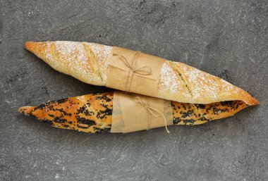 Ekmek hamurunda ev yapımı ekmek.