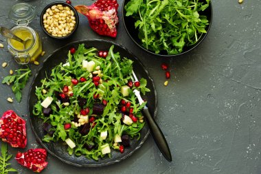 Roka, pancar ve peynir, taze salata.