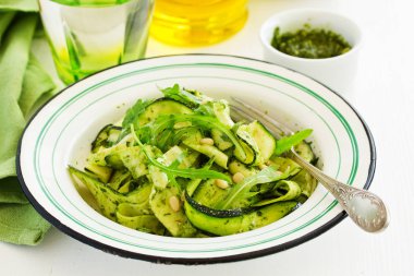 roka soslu kabak salatası..