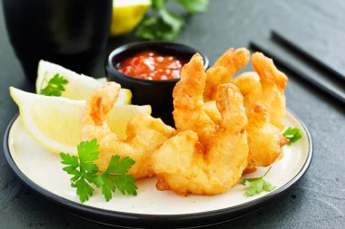 Baharatlı Tempura Jumbo Karidesler.