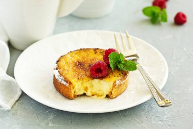 Zencefilli kremalı tart. Seçici odak