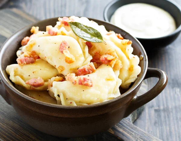 Dumplings Potatoes Onion Bacon Sauce Varenyky Vareniki Pierogi Pyrohy — Stock Photo, Image