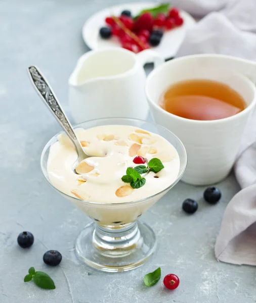 Zabaglione Champagne Berries French Dessert — Stock Photo, Image