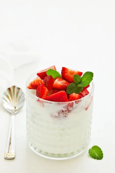 Yogurt Con Fragole Colazione Dietetica — Foto Stock