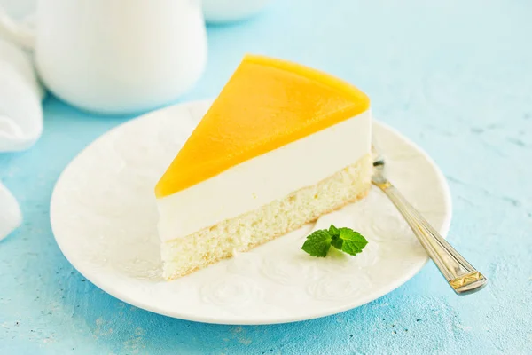 Şeftalili Cheesecake Seçici Odak — Stok fotoğraf