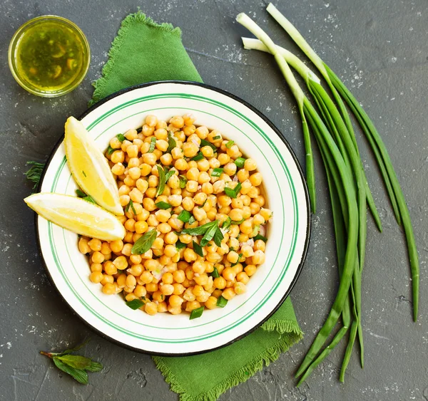 Kichererbsen Und Minzsalat — Stockfoto