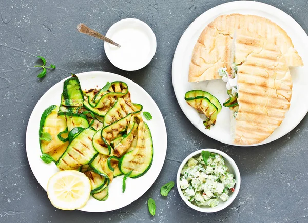 Grilled Zucchini Sauce Pitta View Selective Focus — Stock Photo, Image