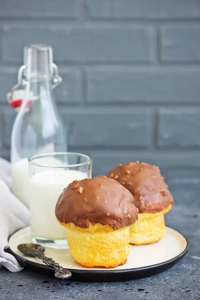 Brioche Bun Chocolate Filling Chocolate Coating — 스톡 사진