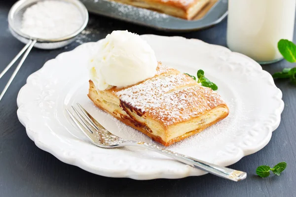 Domowe Ciasta Ciasto Francuskie Jabłkami Karmel — Zdjęcie stockowe