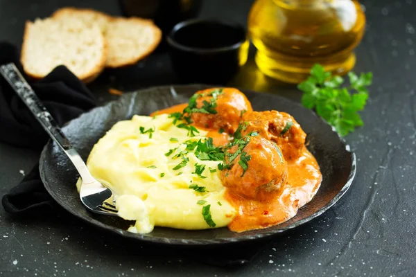 Almôndegas Molho Tomate Cremoso Com Purê Batatas — Fotografia de Stock