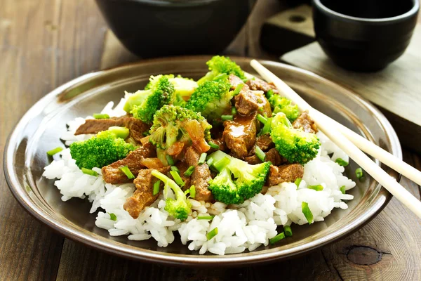 Rindfleisch Mit Brokkoli Und Reis Asiatische Küche — Stockfoto