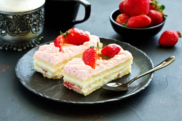 Torta Fragole Sfondo Scuro — Foto Stock