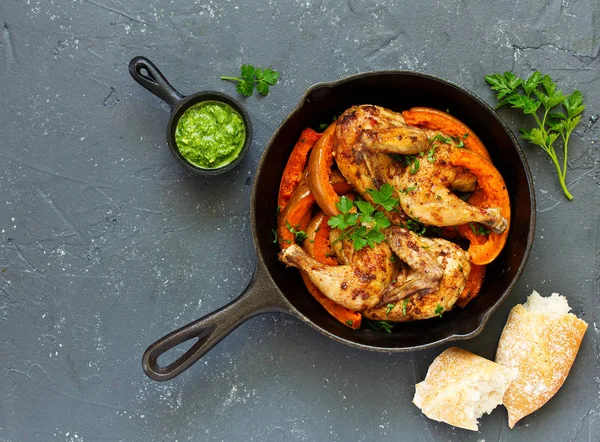 Frango Assado Com Legumes Abóbora — Fotografia de Stock