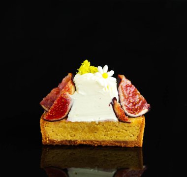 incir ile kum tartı.