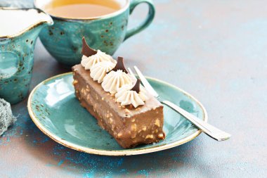 Lezzetli karamelli pasta bir parça.