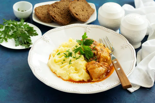 Kurczak Ragout Papryką Puree Ziemniaczane — Zdjęcie stockowe