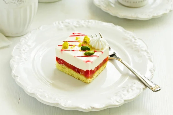Cake Strawberries Mango — Stock Photo, Image