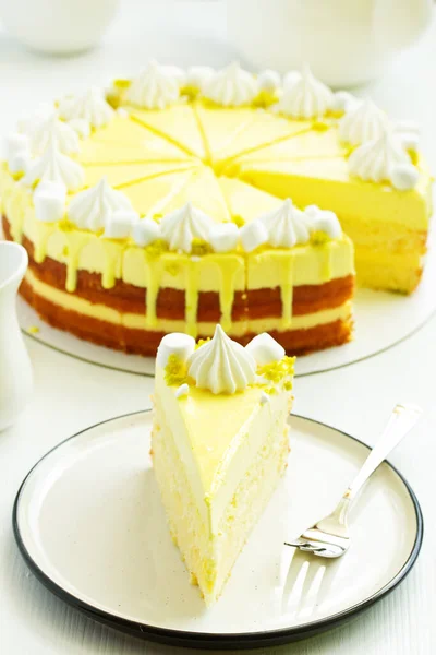 Кусок Лимонного Торта Селективный Фокус — стоковое фото