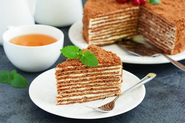 Ein Klassischer Honigkuchenkuchen — Stockfoto