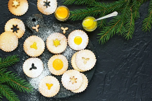 크리스마스 비스킷 Linzer 레몬과 오렌지 로열티 프리 스톡 이미지