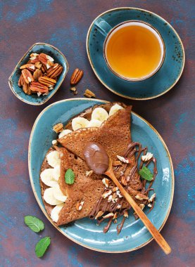 Krep muz ve çikolata ile. Kahvaltı.