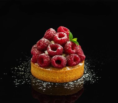 ahududu ile kum tartı.