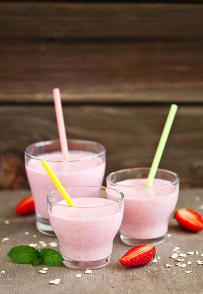 Refreshing Smoothie Oatmeal Strawberries — Stock Photo, Image