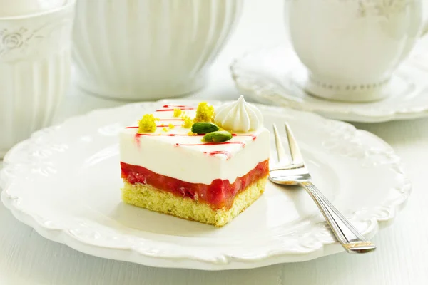 Cake Strawberries Mango — Stock Photo, Image