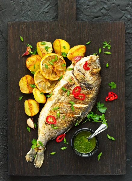 Baked Dorado Vegetables Green Sauce View — Stock Photo, Image